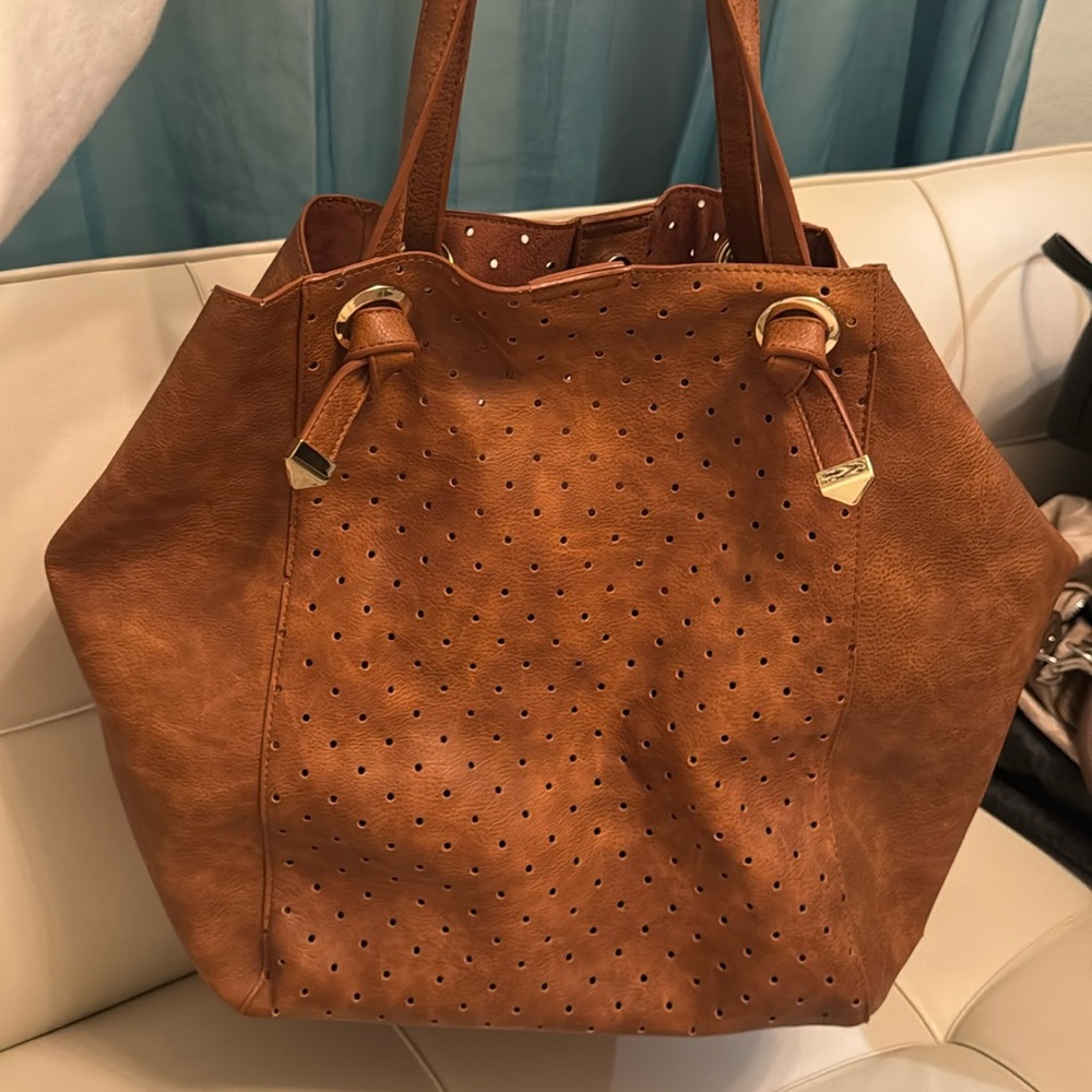 Brown Steve Madden Bag with red removable pouch never used